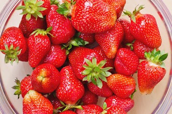 Free Photo of strawberries, strawberry, fruits