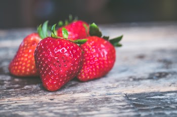 Free Photo of strawberry, fruit, table