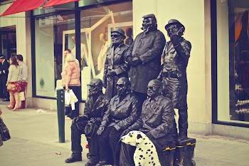 Free Photo of street performers, street artists, performing