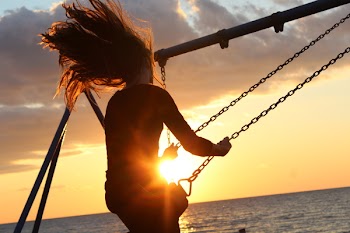 Free Photo of sunlight, sunset, girl