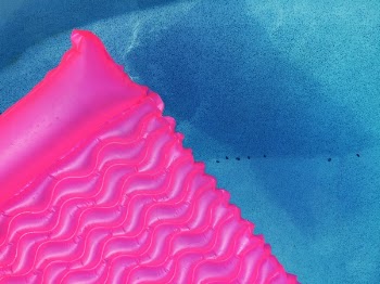 Free Photo of swim, pool, bed