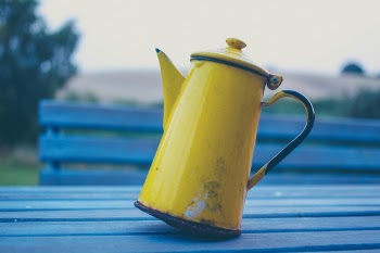 Free Photo of table, bench, yellow