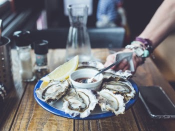 Free Photo of table, restaurant, bar