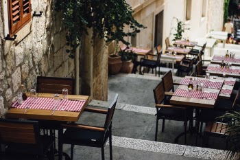 Free Photo of tables, chairs, restaurants