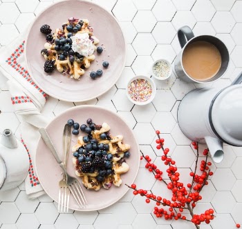 Free Photo of tableware, blueberry, fruit
