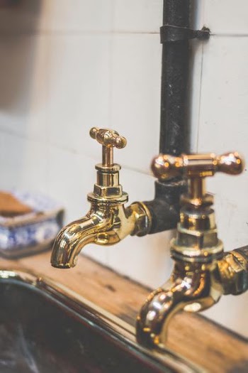 Free Photo of taps, gold, vintage