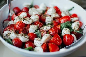 Free Photo of tomatoes, bocconcini, cheese