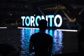 Free Photo of Toronto, sign, lights