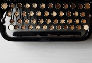 Free Photo of typewriter, electromechanical machine, work