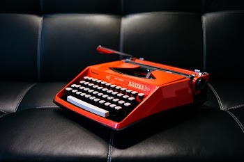 Free Photo of typewriter, writing, business