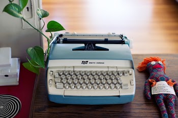 Free Photo of typewriter, writing, office