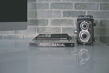 Free Photo of vaintage, camera, desk