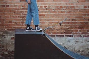 Free Photo of wall, people, legs