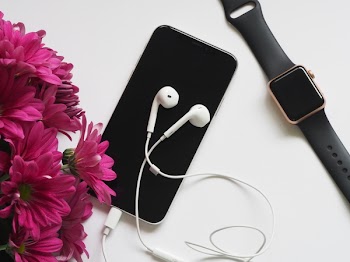 Free Photo of watch, desk, office