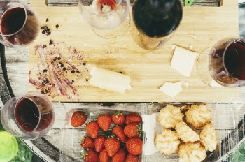 Free Photo of wine, glass, cheese