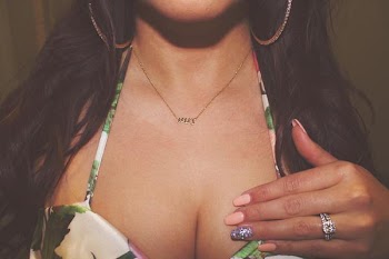 Free Photo of woman, cleavage, close-up