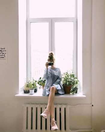 Free Photo of woman, crossed, legs