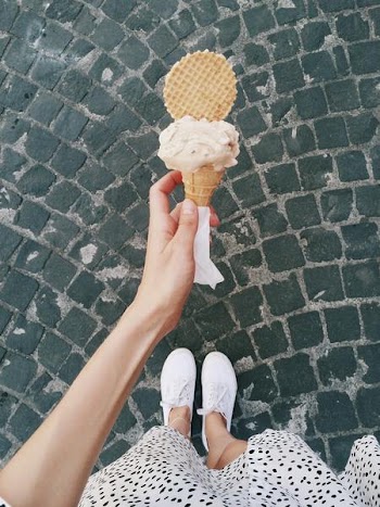 Free Photo of woman, holding, ice cream