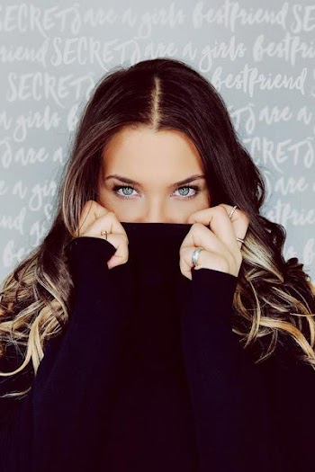 Free Photo of woman, jumper, black