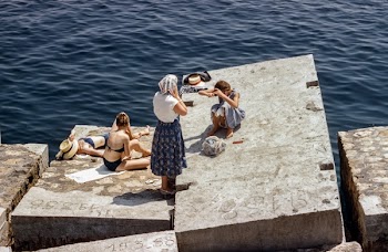 Free Photo of women, people, family
