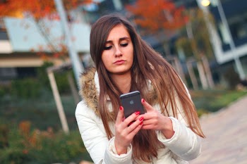 Free Photo of young, girl, iphone