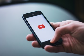 Free Photo of youtube, iphone, smartphone