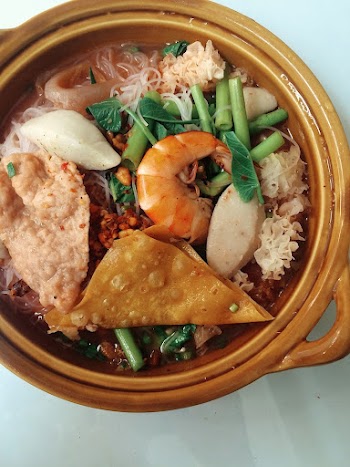 Free red sauce noodle image, | Free Photo - rawpixel