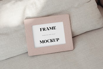 Free Small Thick Frame Mockup