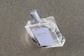 Free Square Perfume Bottle Mockup