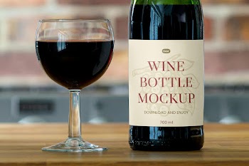 Free Square Wine Label Mockup