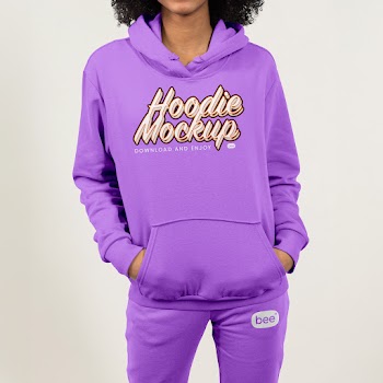 Free Woman Traksuit Mockup