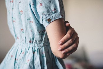 Free young girl in dress | Free Photo - rawpixel
