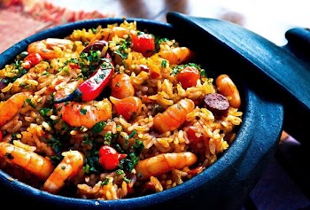 fried rice on pot