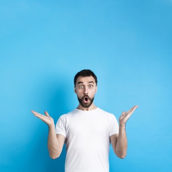 Front view of surprised man Free Photo