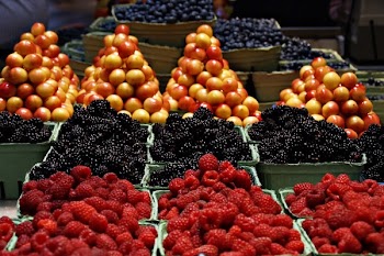  Fruits in Basket