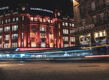 Galeries Lafayette LED signage