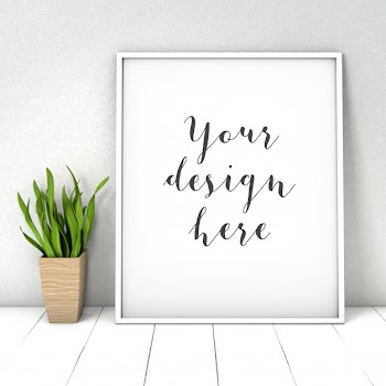 Gallery frame mockup wit plant Free Psd