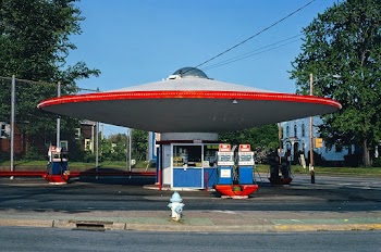 Gas n' Go, Ashtabula, Ohio (1980) photography… | Free public domain photo
