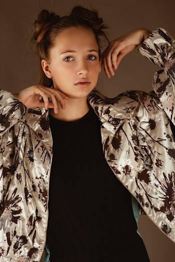 Girl's Black Crew-neck Shirt