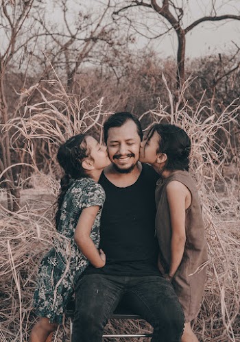 Girl Kissing Man
