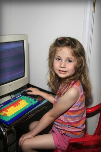 girloncomputer.jpg