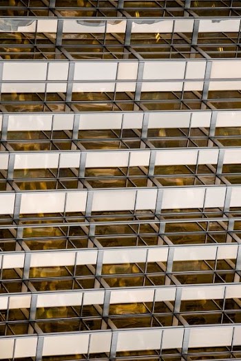 gold and white glass illustion