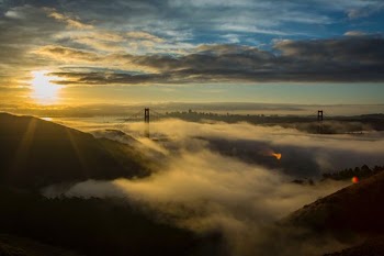 Golden Gate Bridge during sunrise