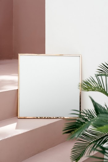 Golden shiny frame mockup on a pink | Free PSD Mockup - rawpixel
