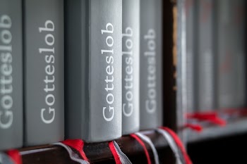 Gotteslob Book Shelf