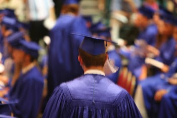 graduation_1895.jpg
