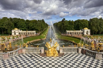 Grand cascade in Pertergof, Saint-Petersburg, Russia.