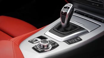 Gray and Black Car Shifter