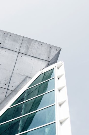 gray and white concrete building