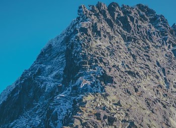 gray and white mountain